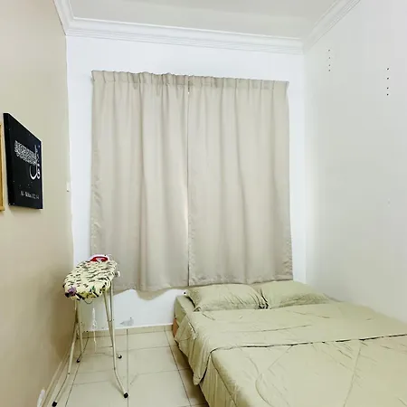 Homestay Alyna Tangkak Luaran gambar